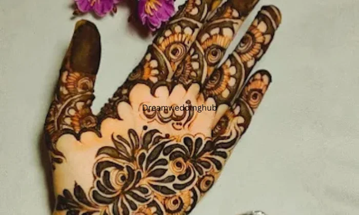 Mehndi art by raheen